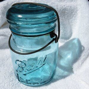 Gorgeous vintage aqua blue/teal glass stunning Ball Ideal mason jar